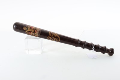 Lot 211 - GEORGE V POLICE TRUNCHEON