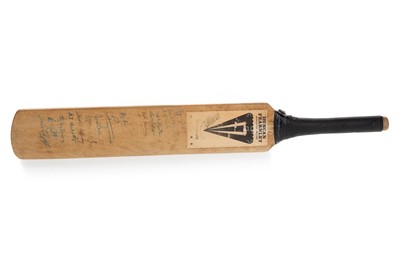 Lot 1697 - COUNTY CRICKET SIGNED DUNCAN FEARNLEY MINIATURE BAT