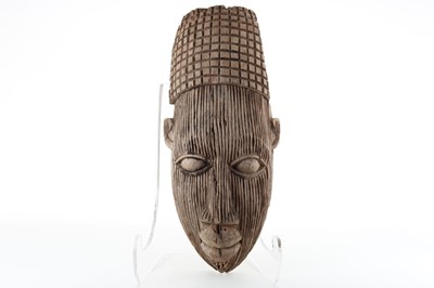 Lot 228 - GABON, BLACK PUNU FACE MASK