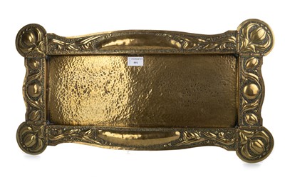 Lot 591 - ART NOUVEAU HAMMERED BRASS TRAY