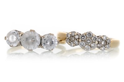 Lot 685 - DIAMOND DRESS RING