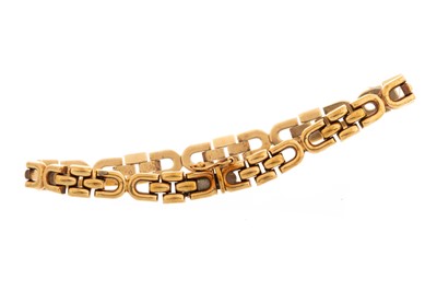 Lot 733 - GOLD BRACELET