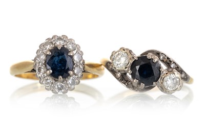 Lot 748 - SAPPHIRE AND DIAMOND CLUSTER RING