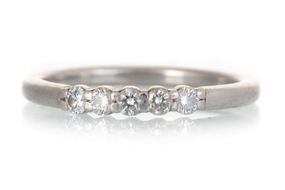 Lot 760 - DIAMOND FIVE STONE RING