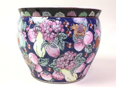 Lot 132 - CHINESE PORCELAIN FISH BOWL