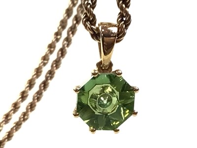 Lot 469 - GEMSTONE PENDANT ON CHAIN