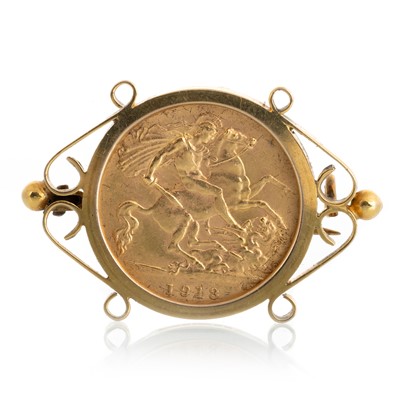 Lot 73 - GEORGE V GOLD MOUNTED HALF SOVEREIGN