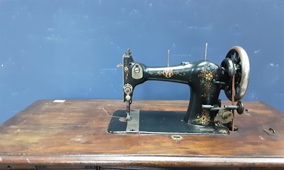 Lot 180 - FEDERATION TREADLE SEWING MACHINE