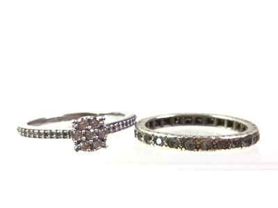 Lot 515 - DIAMOND CLUSTER RING