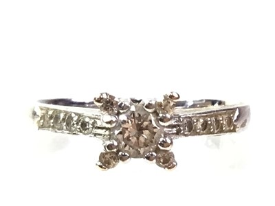 Lot 494 - DIAMOND DRESS RING