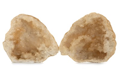 Lot 1805 - ROCK CRYSTAL - QUARTZ GEODE SPECIMEN