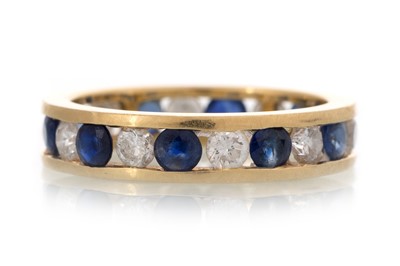 Lot 764 - SAPPHIRE AND DIAMOND RING