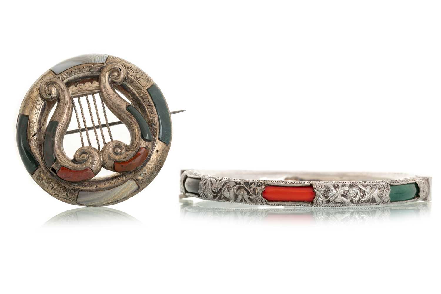 Lot 419 - SCOTTISH AGATE BROOCH