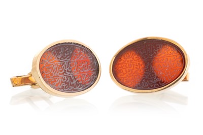 Lot PAIR OF CUFFLINKS