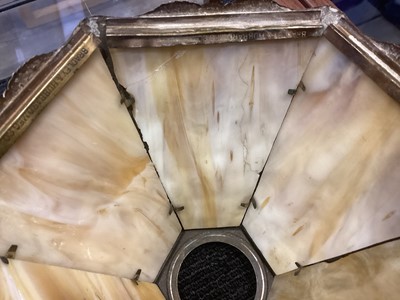 Lot 622 - BRADLEY & HUBBARD, BRASS AND SLAG GLASS TABLE LAMP