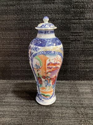 Lot 1440 - 18TH CENTURY CHINESE 'MANDARIN' LIDDED VASE
