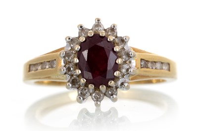 Lot 458 - RUBY AND DIAMOND RING