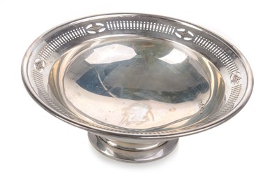 Lot 967 - EDWARDIAN SILVER DISH