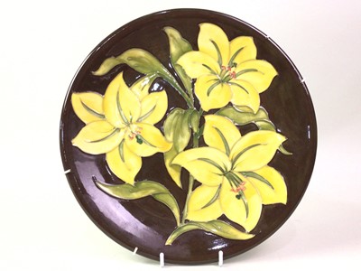 Lot 700 - MOORCROFT PLATE