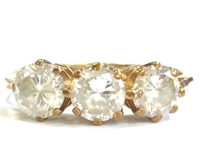 Lot 687 - DIAMOND CLUSTER RING