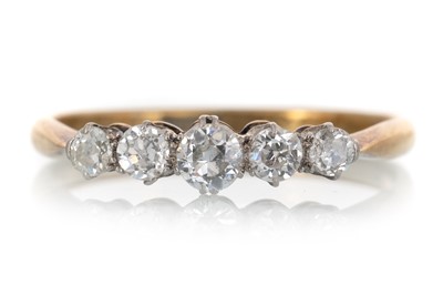 Lot 444 - DIAMOND FIVE STONE RING