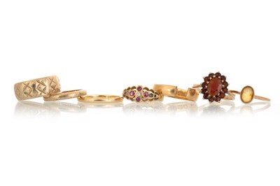 Lot 441 - EDWARDIAN GEM STONE AND DIAMOND RING