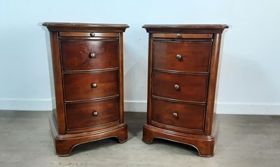 Lot 622 - PAIR OF MAHOGANY BEDSIDE CHESTS