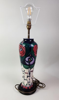 Lot 638 - MODERN MOORCROFT TABLE LAMP