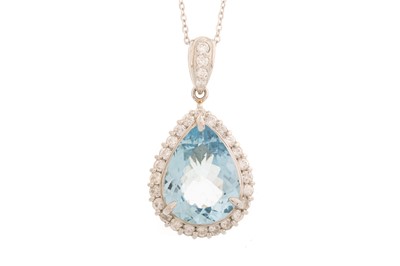 Lot 514 - AQUAMARINE AND DIAMOND PENDANT