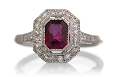 Lot RUBY AND DIAMOND RING