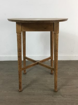 Lot 789 - OAK CIRCULAR OCCASIONAL TABLE