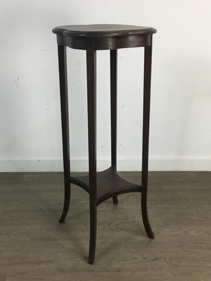 Lot 798 - MAHOGANY PLANT STAND