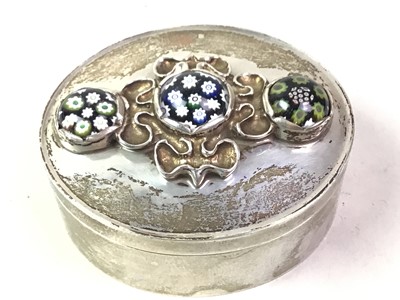 Lot 829 - ELIZABETH II SILVER TRINKET BOX