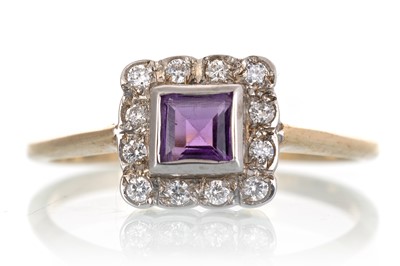 Lot 674 - AMETHYST AND DIAMOND RING