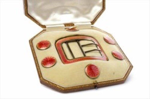 Lot 65 - EDWARDIAN SILVER AND ENAMEL BUCKLE AND BUTTON...
