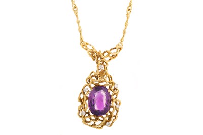 Lot 425 - AMETHYST AND DIAMOND NECKLACE