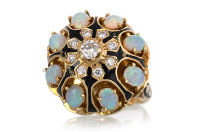 Lot OPAL AND DIAMOND BOMBE RING