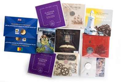 Lot 116 - GROUP OF COMMEMORATIVE COINS AND PRESENTATION PACKS