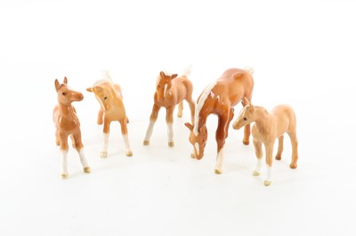 Lot BESWICK, FIVE FOAL FIGURES