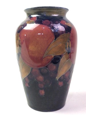 Lot 261 - MOORCROFT VASE