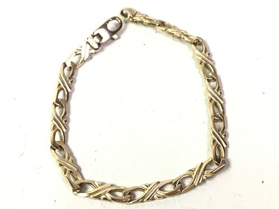 Lot 215 - MODERN BRACELET