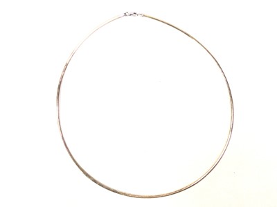 Lot 220 - YELLOW AND WHITE GOLD NECKLACE