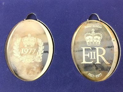 Lot 325 - PAIR OF SILVER COMMEMORATIVE SILVER JUBILEE MEDALLIONS