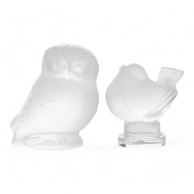 Lot 1424 - LALIQUE FRANCE, DOVE AND OWL FROSTED GLASS FIGURES