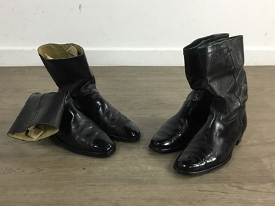 Lot 103 - BRITISH ROYAL NAVY OFFICERS DRESS UNIFORM