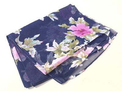 Lot 449 - COLLECTION OF SCARVES