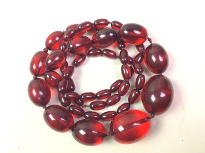 Lot 475 - CHERRY AMBER BAKELITE BEAD NECKLACE