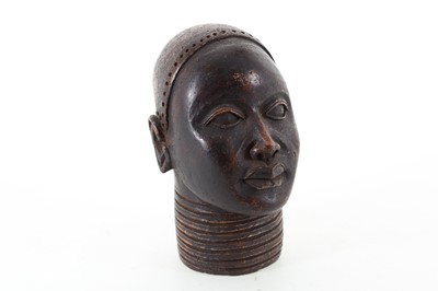 Lot 1390 - AFRICAN TRIBAL STYLE TERRACOTTA BUST