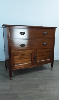 Lot 541 - MAHOGANY CHEST