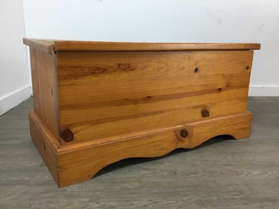 Lot 468 - PINE BLANKET CHEST